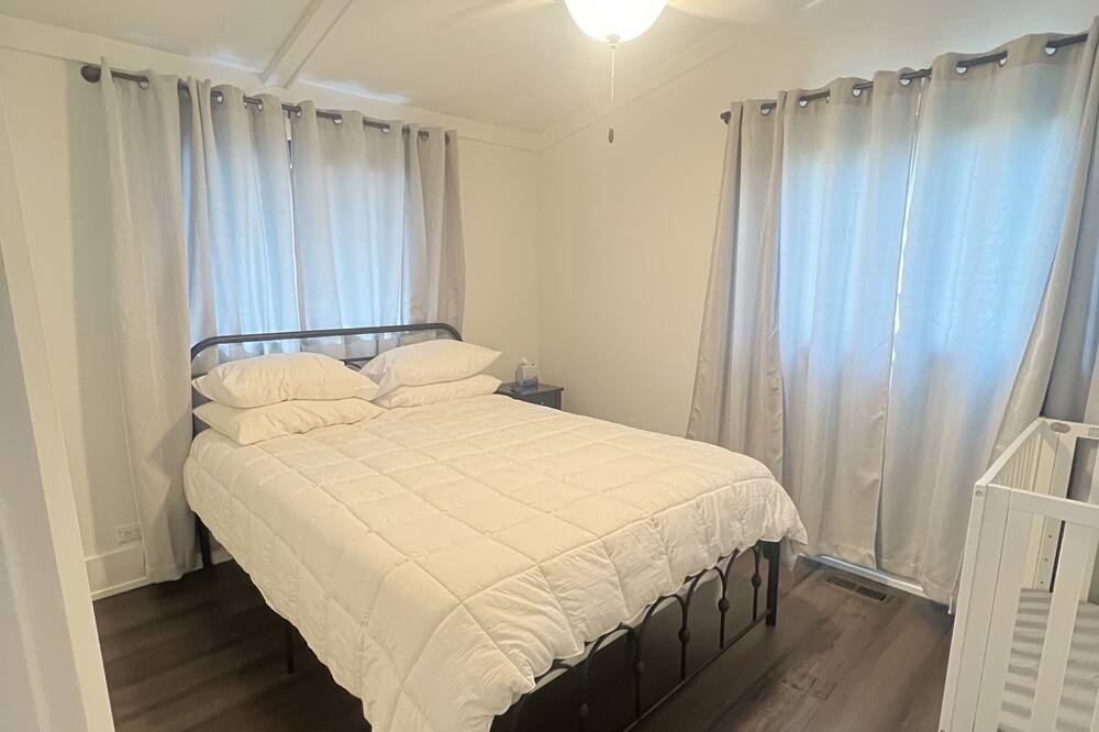 Photo of Bedroom in Paddock Lake
