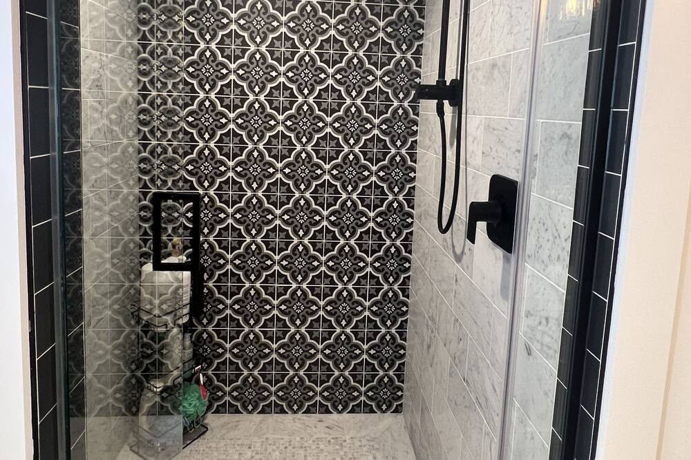 Photo of Bathroom in Paddock Lake