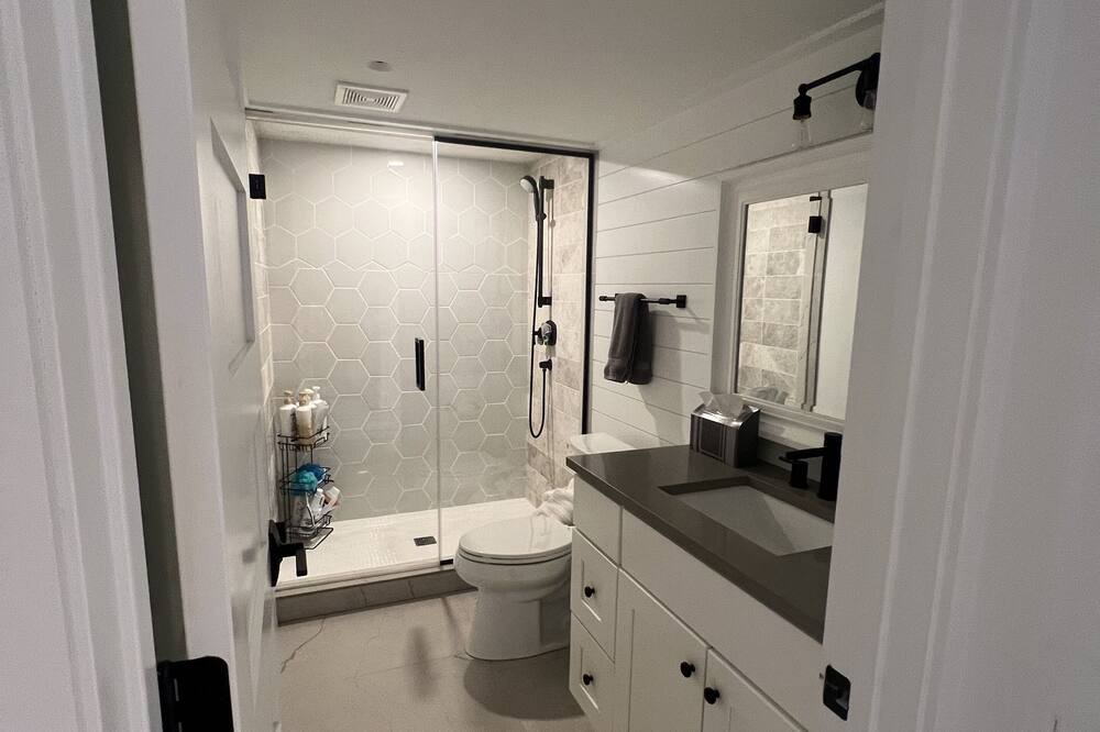 Photo of Bathroom in Paddock Lake