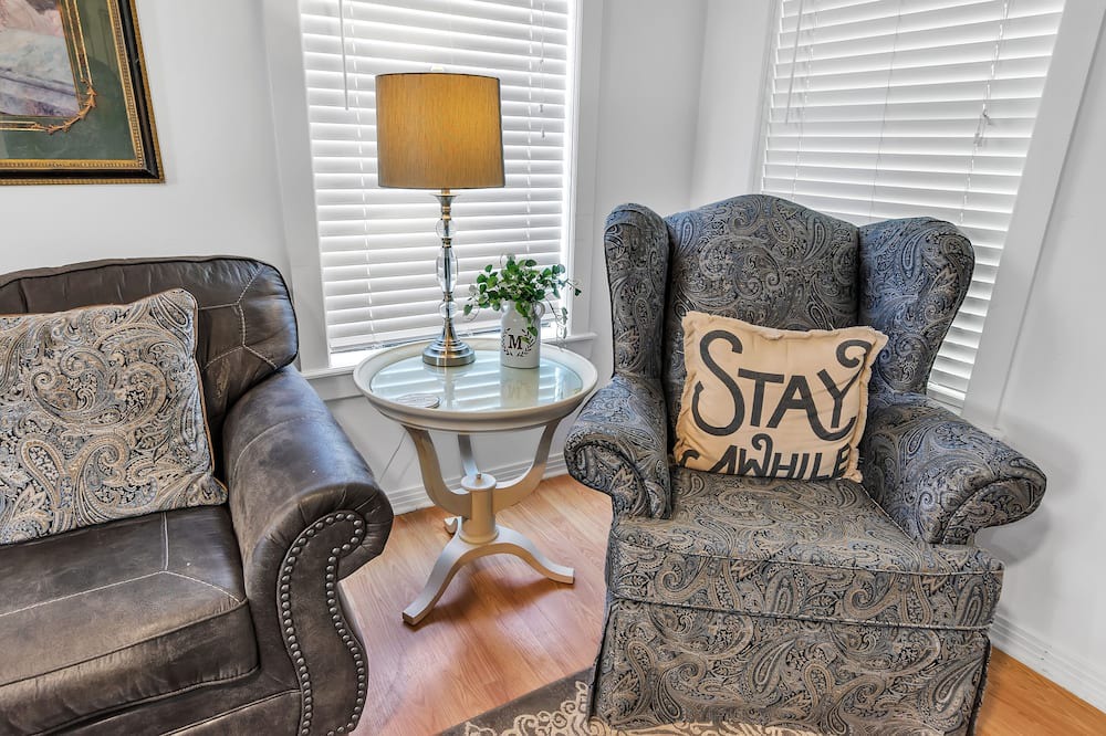 Photo of Livingroom in Tyler