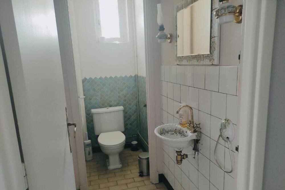 Photo of Bathroom in Carcassonne
