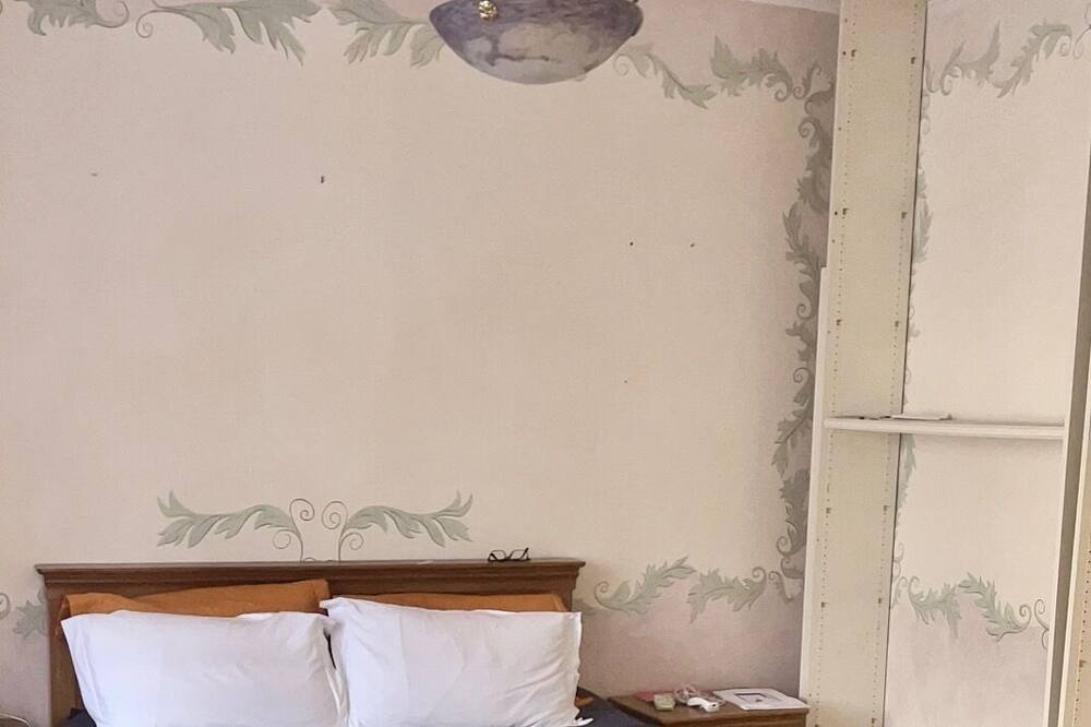 Photo of Bedroom in Carcassonne