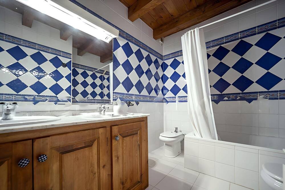 Photo of Bathroom in Vielha e Mijaran