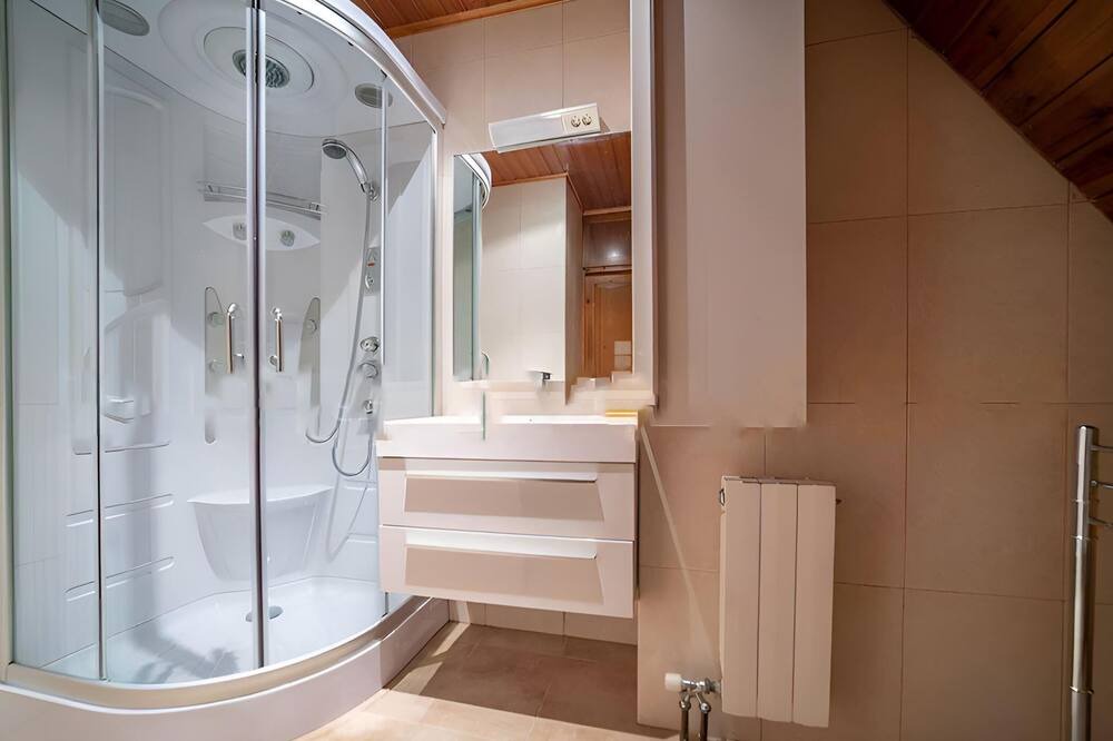 Photo of Bathroom in Vielha e Mijaran