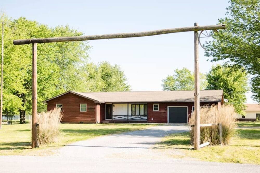 Photo of Outdoor in Benton