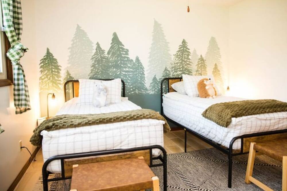 Photo of Bedroom in Benton