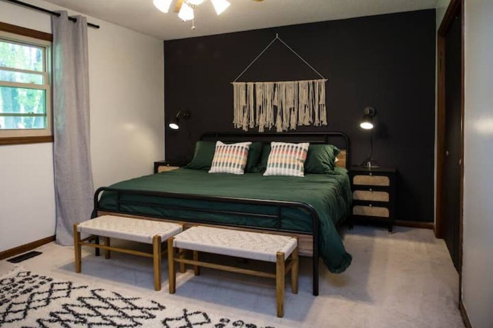 Photo of Bedroom in Benton