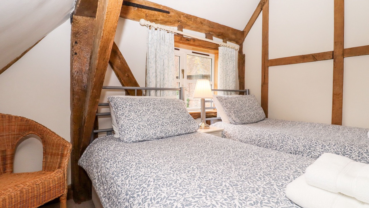 Photo of Others in Etchinghill