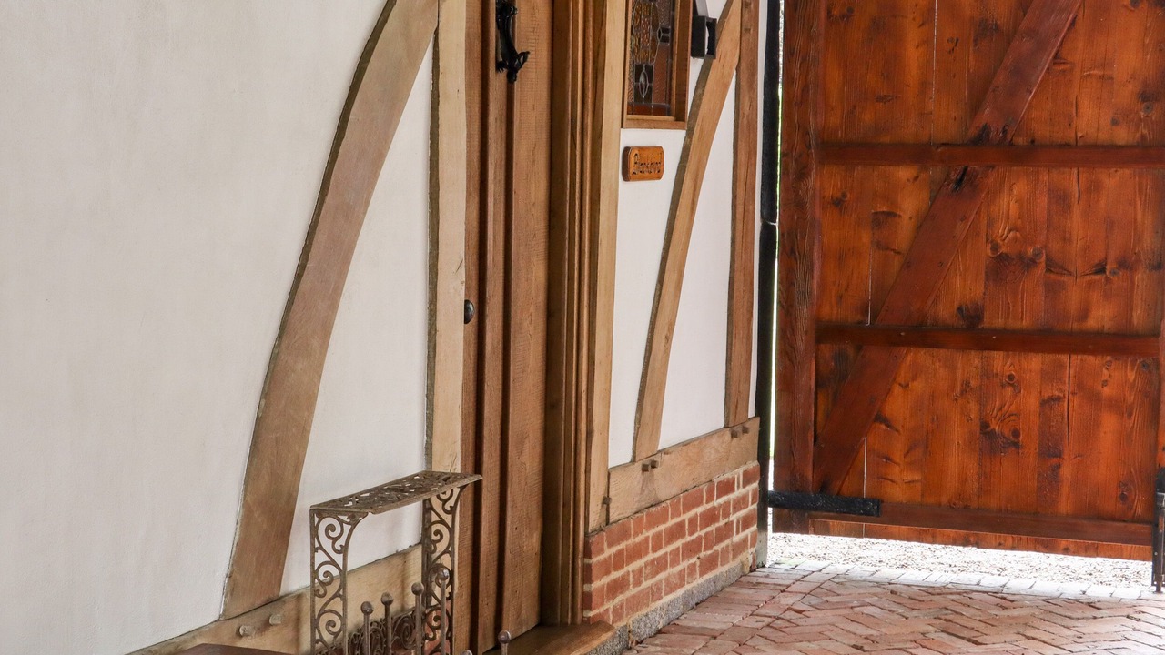 Photo of Others in Etchinghill