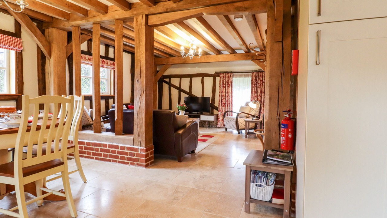 Photo of Others in Etchinghill