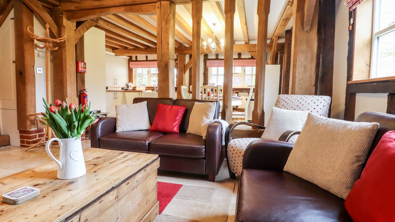 Photo of Others in Etchinghill