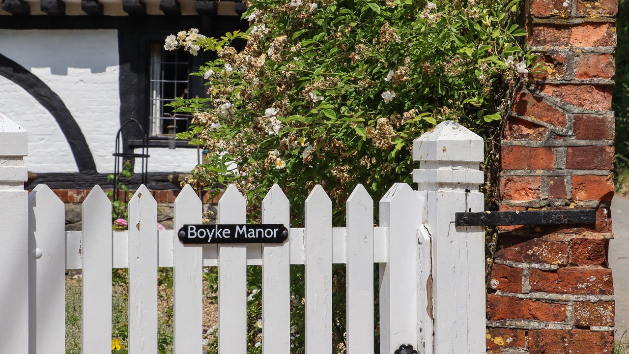 Photo of Others in Etchinghill