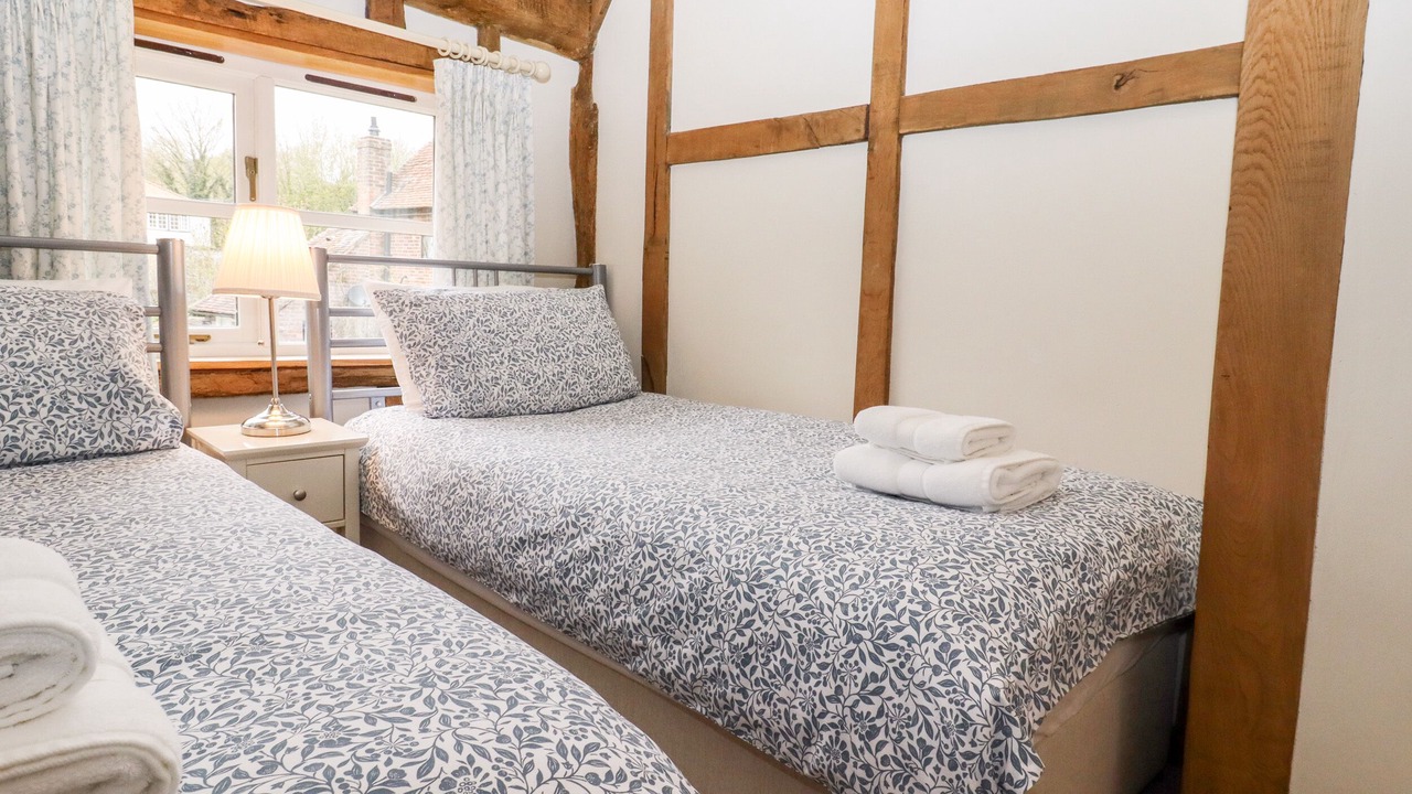 Photo of Others in Etchinghill