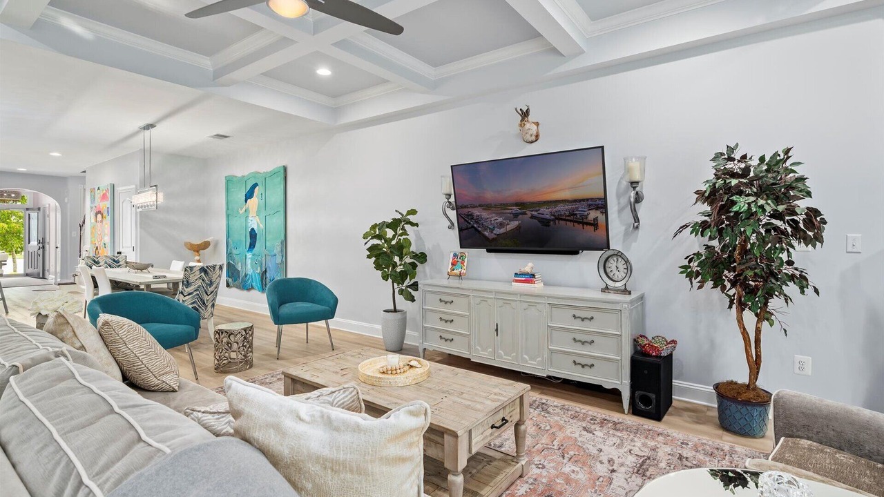 Photo of Livingroom in Bayside