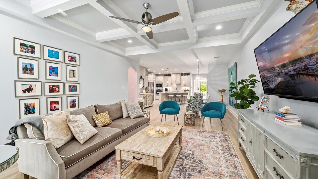 Photo of Livingroom in Bayside