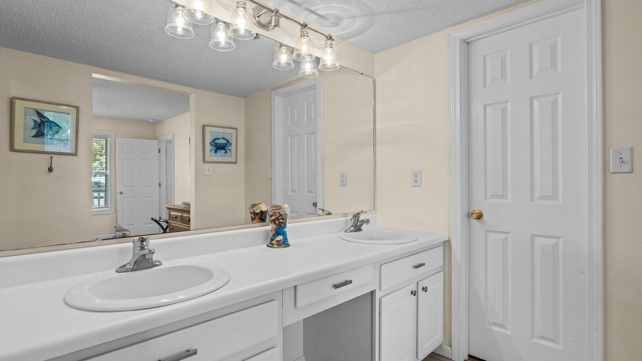 Photo of Bathroom in Harkers Island