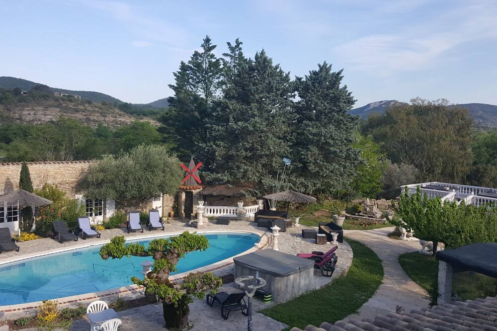 Photo of Outdoor in Saint-Andre-de-Cruzieres