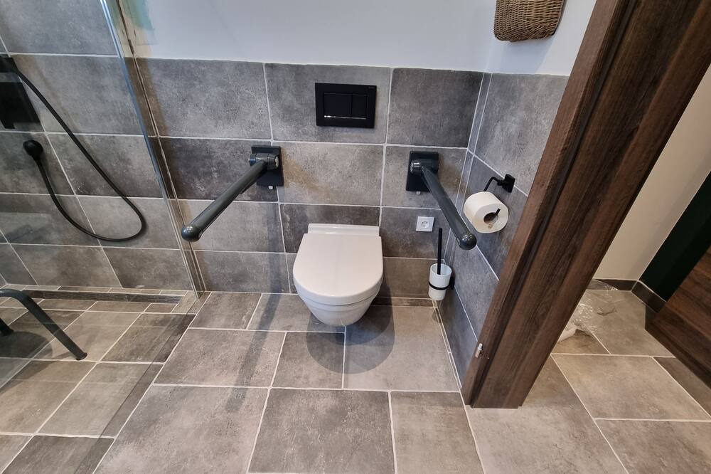 Photo of Bathroom in Suha Punta