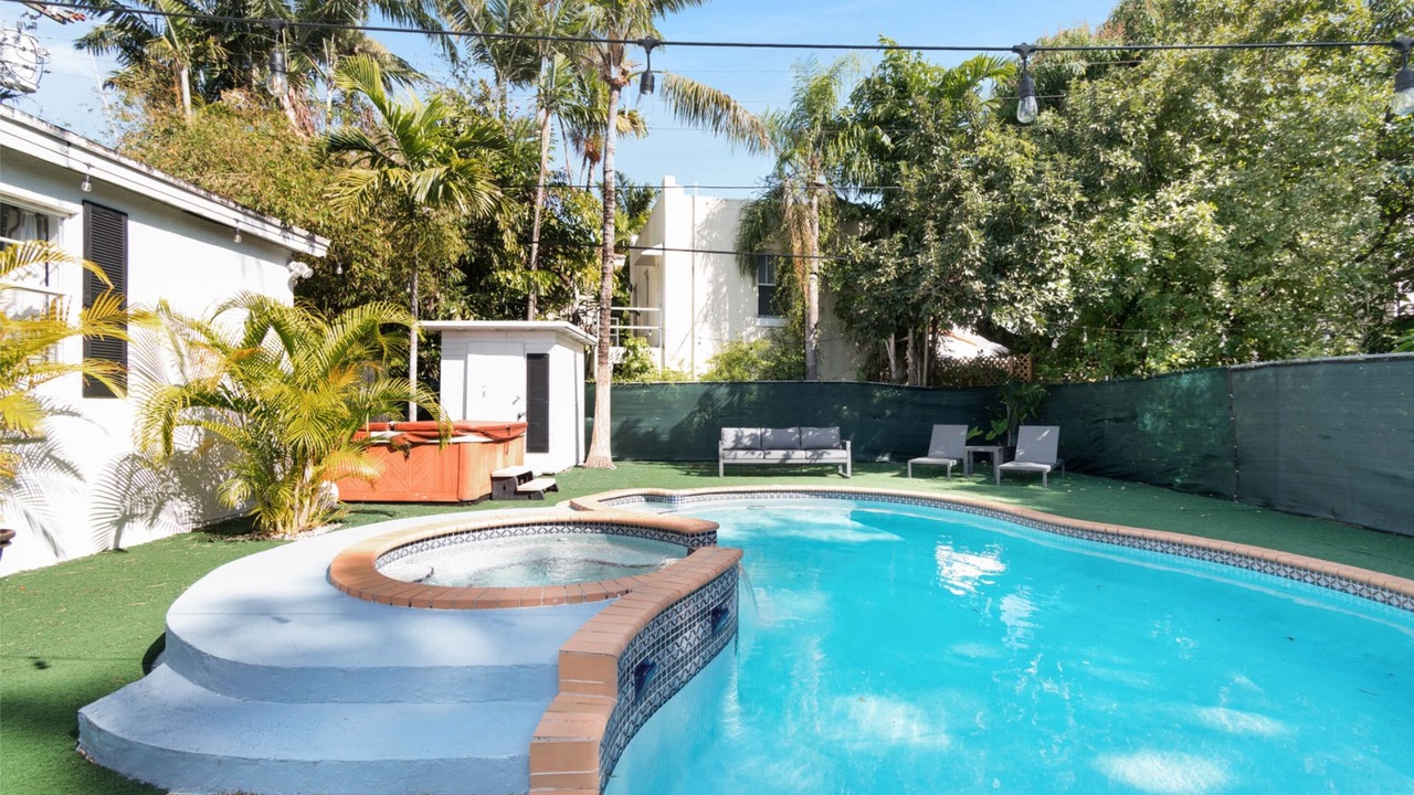 Photo of Outdoor in Northeast Miami