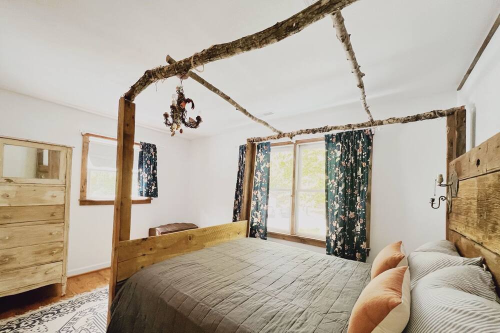 Photo of Bedroom in Sewanee
