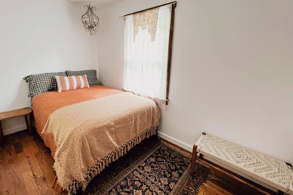 Photo of Bedroom in Sewanee