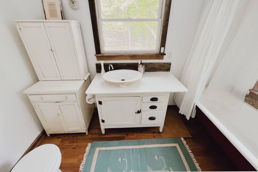 Photo of Bathroom in Sewanee