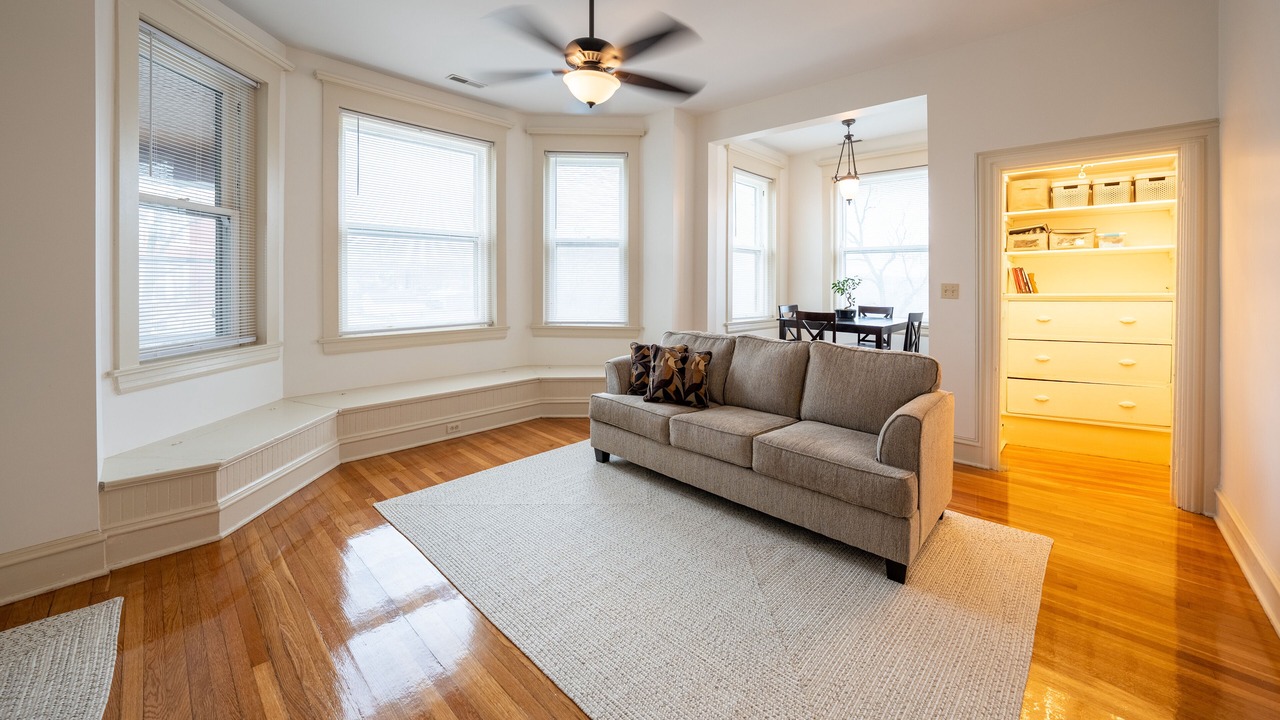 Photo of Livingroom in Jefferson City