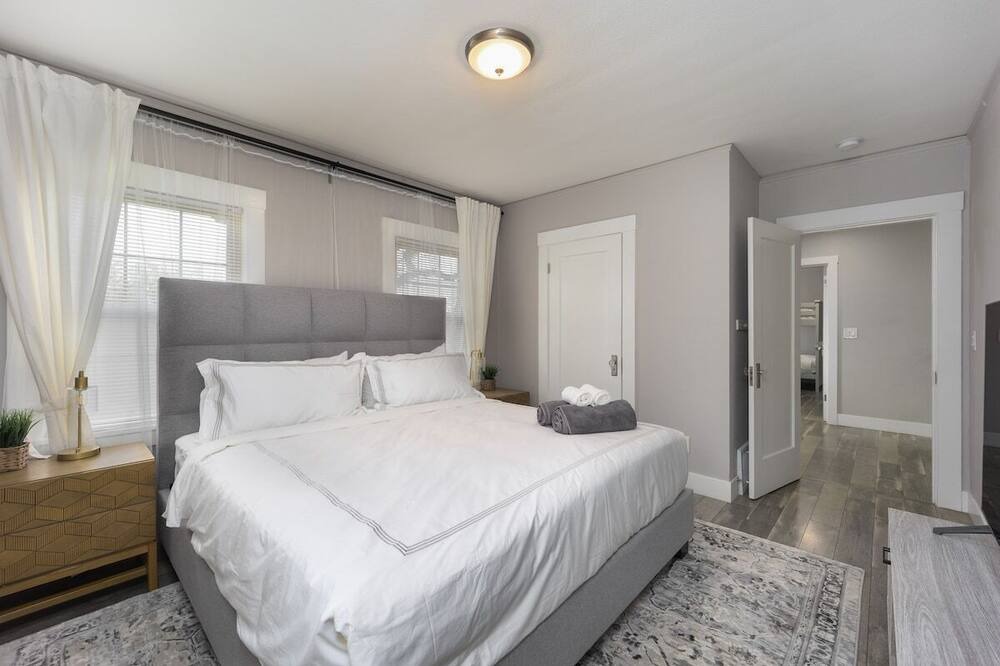 Photo of Bedroom in Pleasant Grove