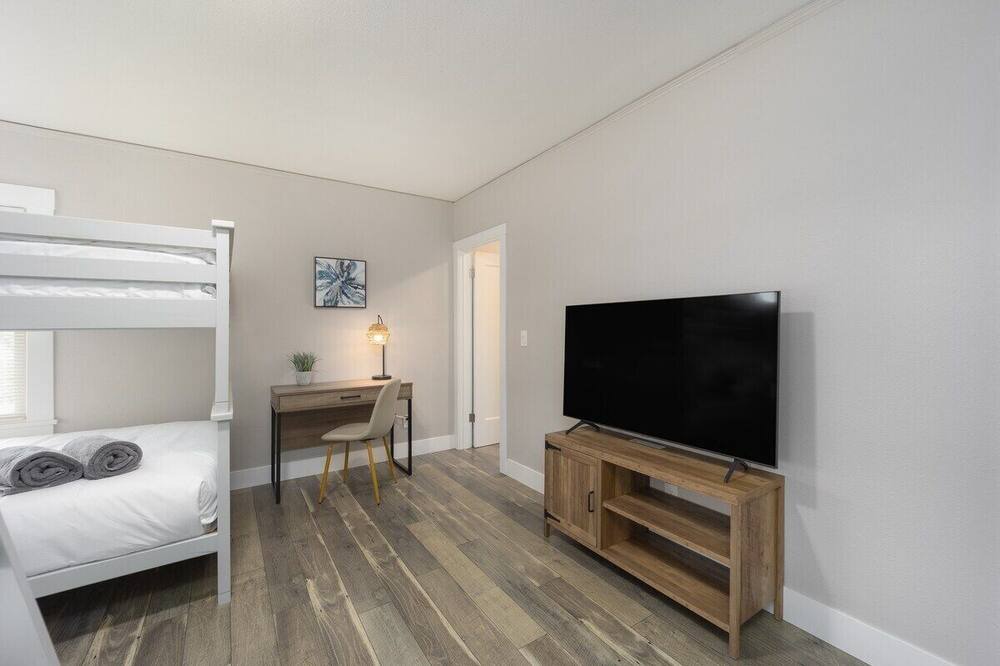 Photo of Bedroom in Pleasant Grove