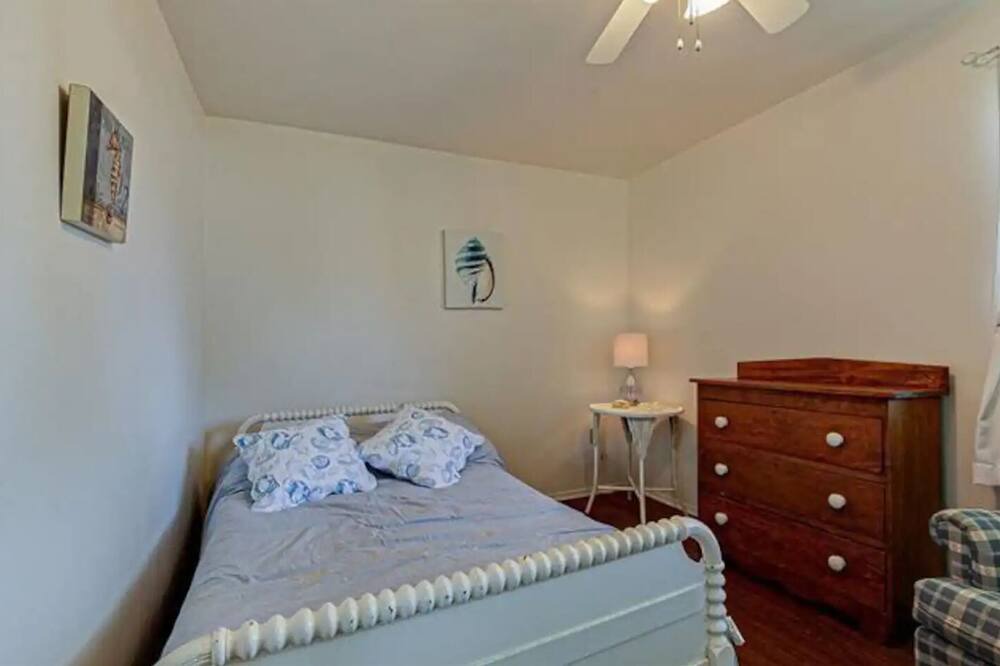 Photo of Bedroom in Turkey Point