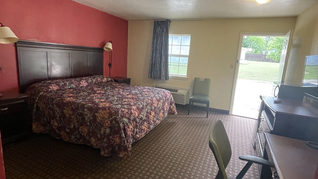 Photo of Bedroom in Ada