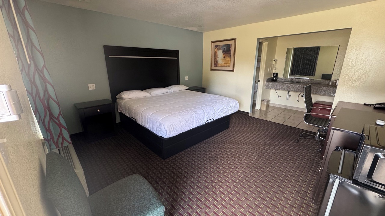 Photo of Bedroom in Ada