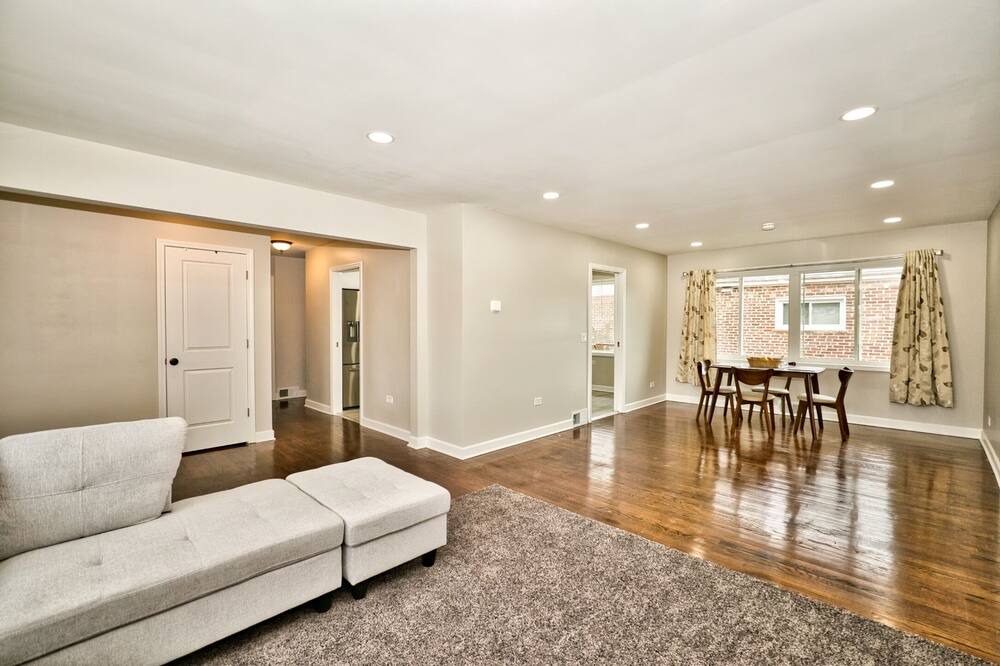 Photo of Livingroom in Skokie