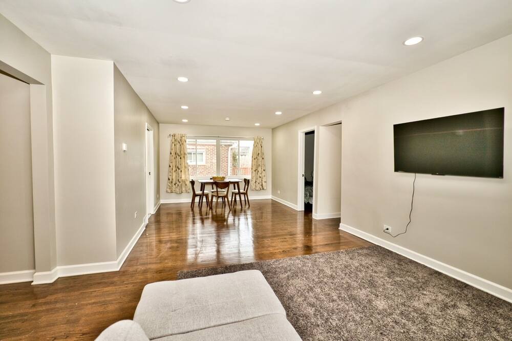 Photo of Livingroom in Skokie