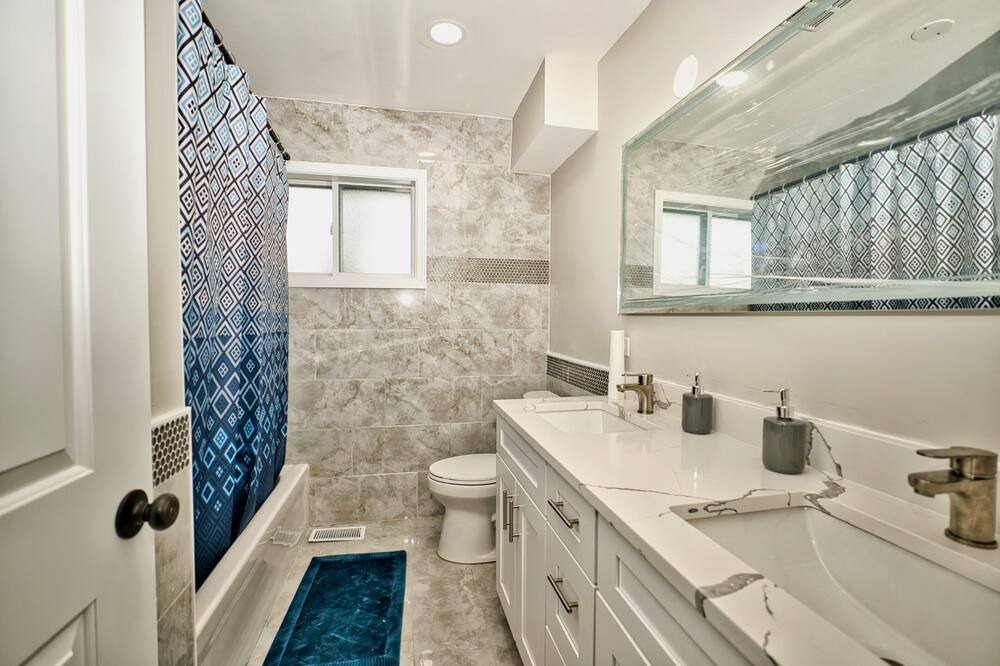 Photo of Bathroom in Skokie