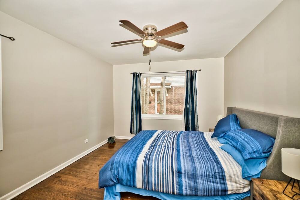 Photo of Bedroom in Skokie