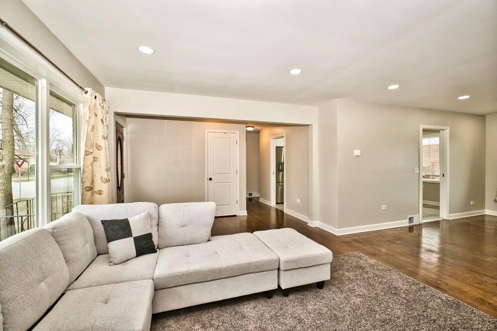 Photo of Livingroom in Skokie