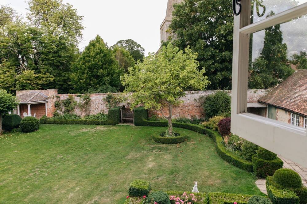 Photo of Outdoor in Newington