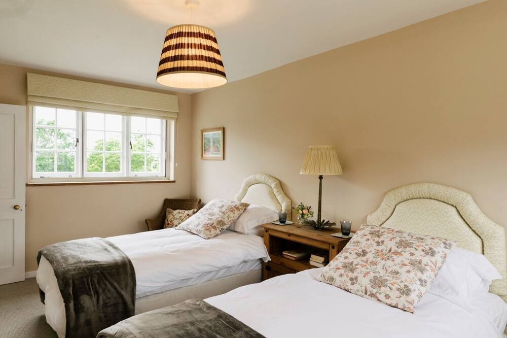 Photo of Others in Newington