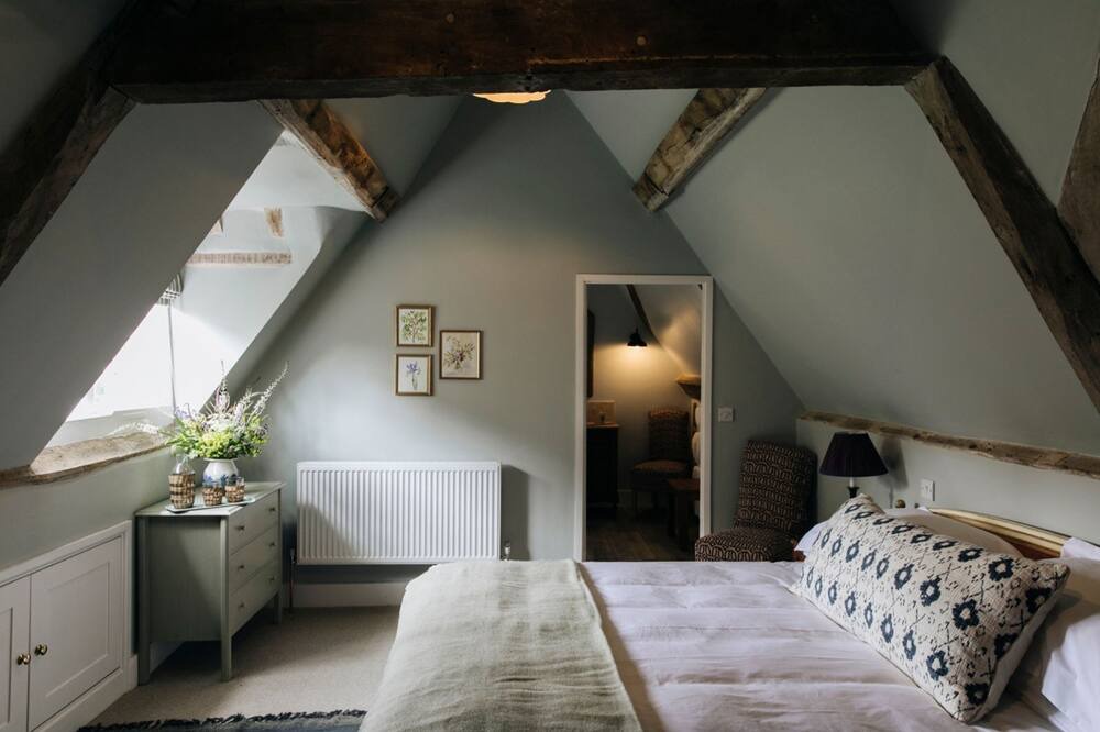 Photo of Others in Newington