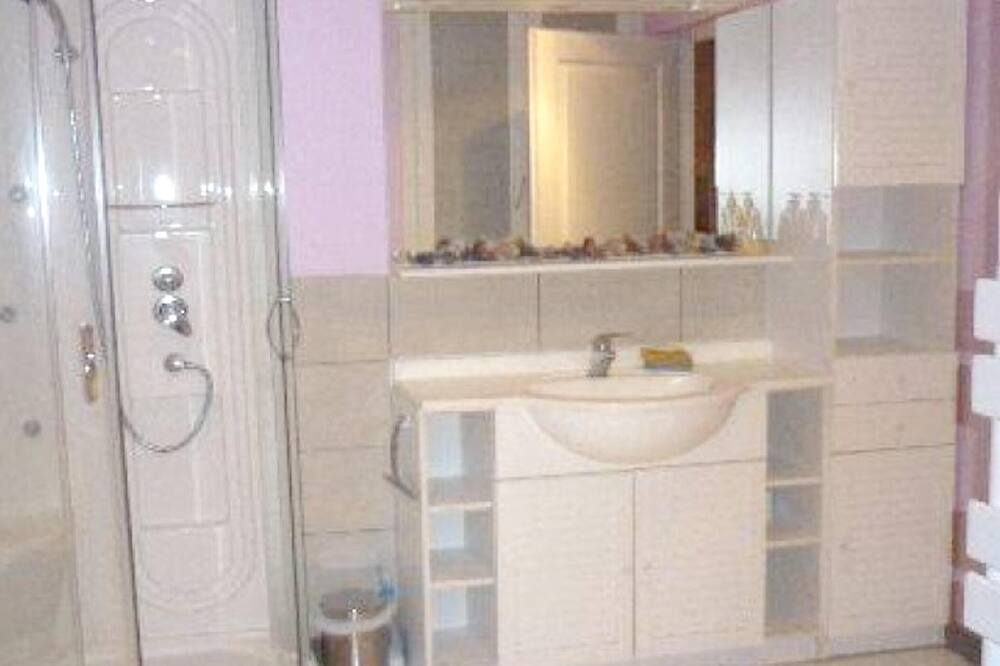 Photo of Bathroom in Ranrupt
