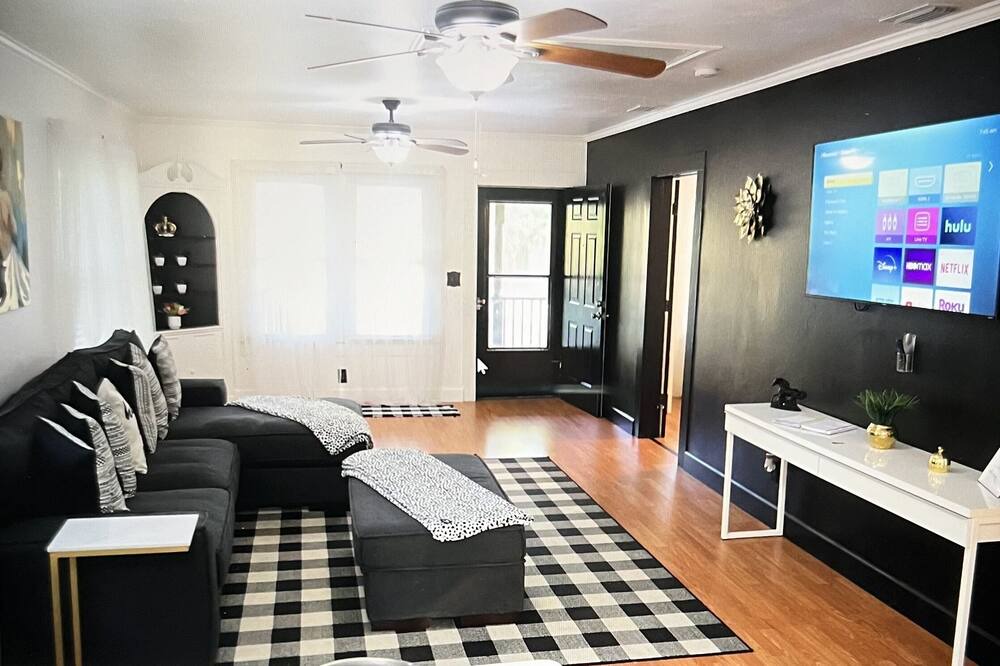 Photo of Livingroom in Greater Palm River Point CDC