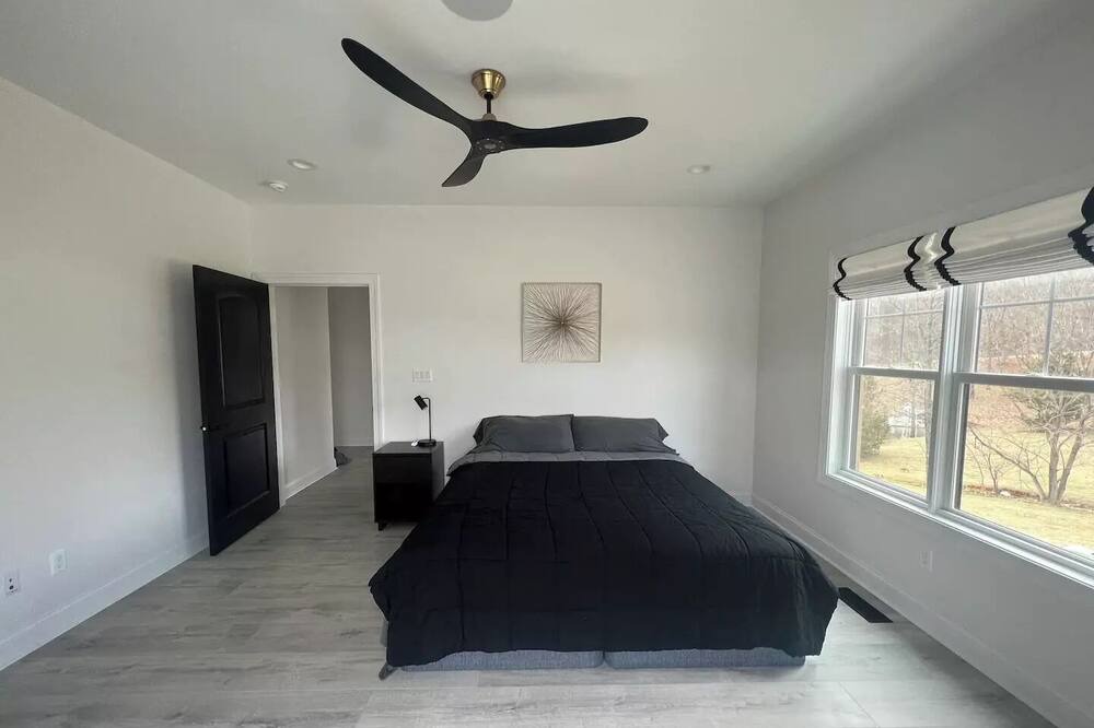 Photo of Bedroom in Forest