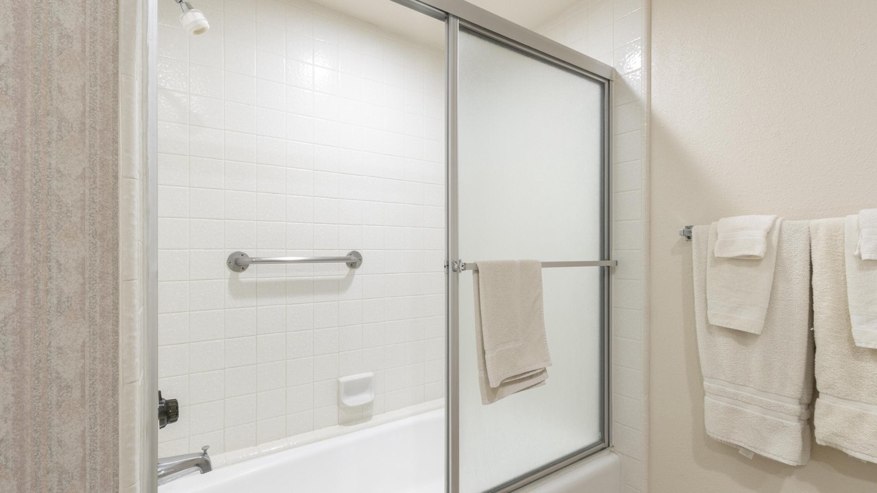 Photo of Bathroom in Canyon Corridor