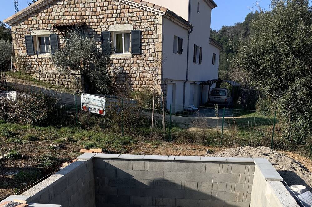 Photo of Outdoor in Rocher