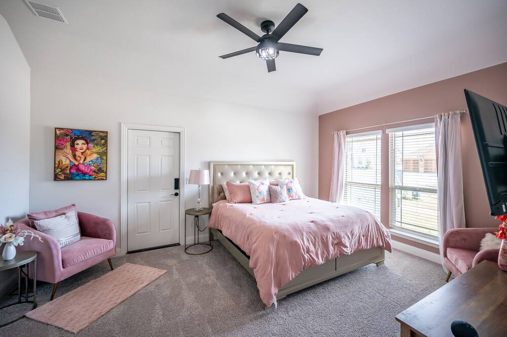 Photo of Bedroom in Royse City