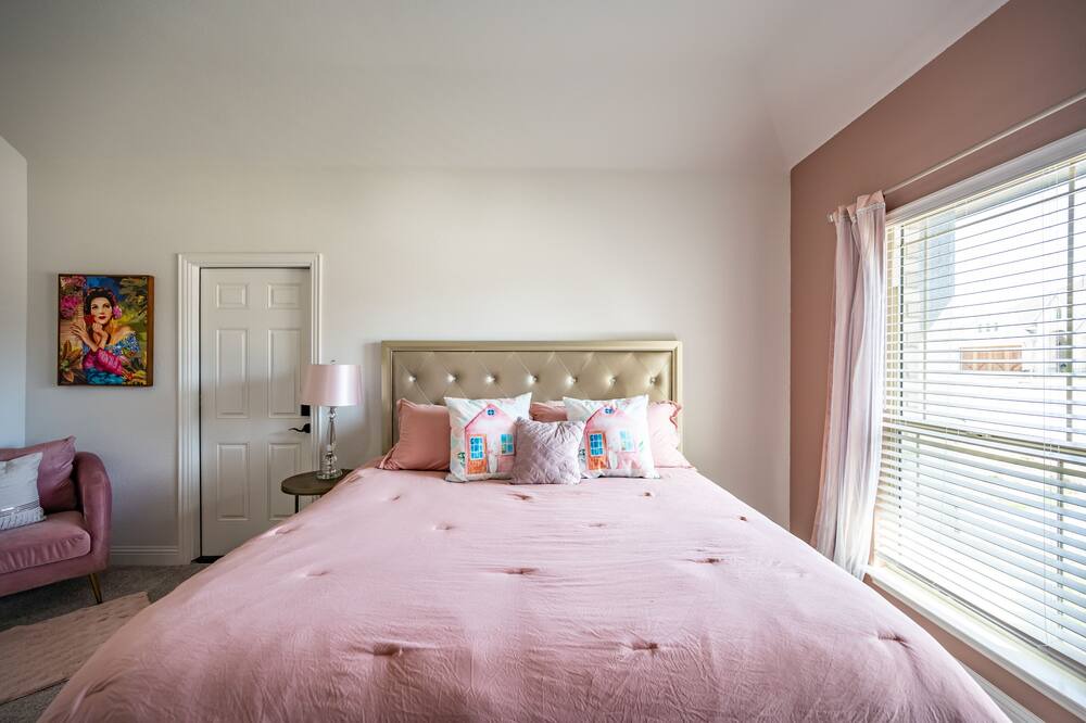 Photo of Bedroom in Royse City