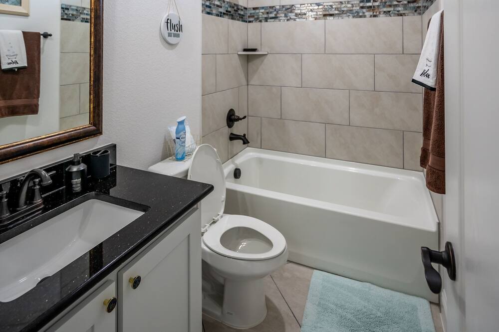 Photo of Bathroom in Royse City