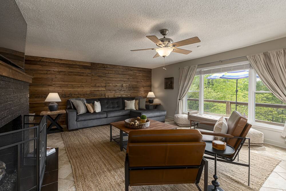 Photo of Livingroom in Wolf Creek