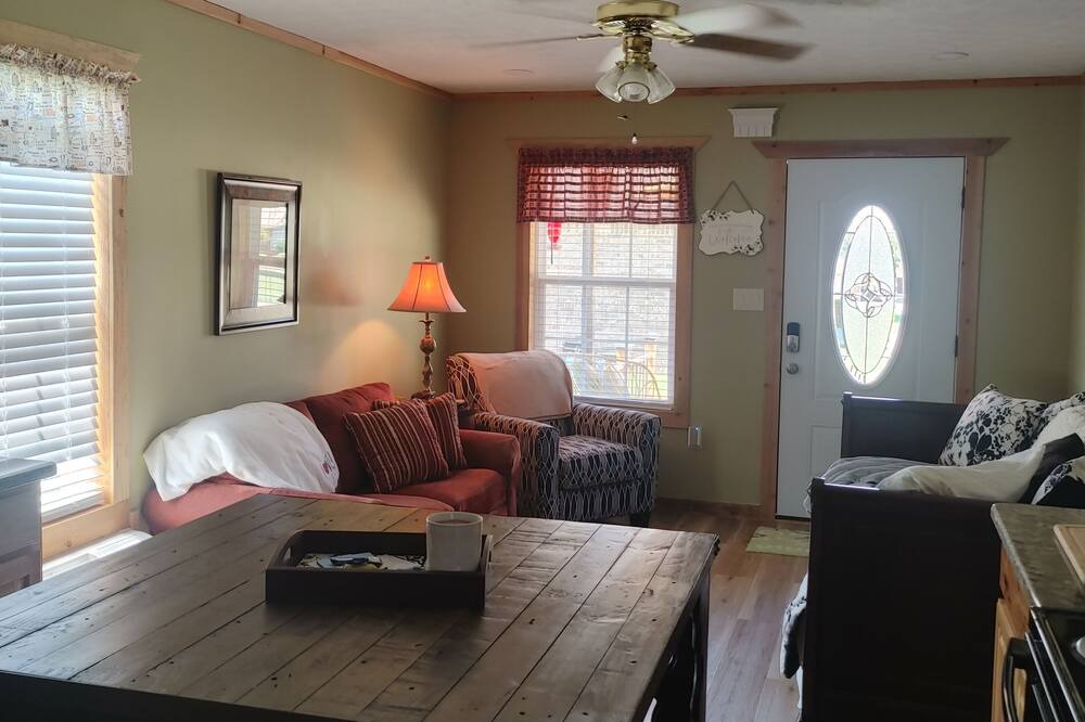 Photo of Livingroom in Grove